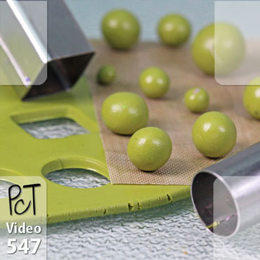 Same Sized Beads And Graduated Too Vid-547