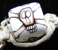 2008-04-19-pirate-bead-250x216-hi