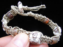 2008-04-19-pirate-bracelet-250x188-hi