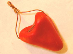 2009-02-14-tiny-red-heart-pendant-2009-01-24-036
