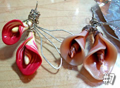2009-11-06-melinda-herron-7-calla-lily-pendants